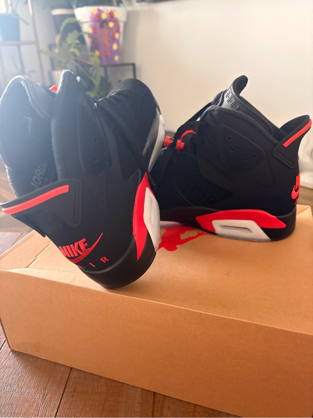 Men’s Jordan 6 Infared sz 10